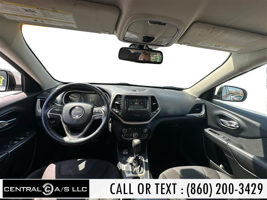 2015 Jeep Cherokee 4WD 4dr Latitude photo
