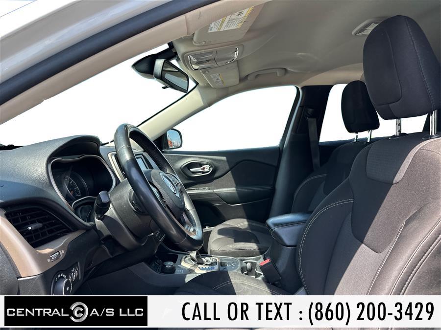 2015 Jeep Cherokee 4WD 4dr Latitude photo