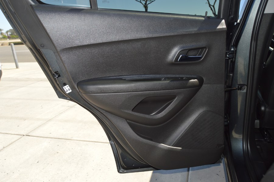 2018 Chevrolet Trax AWD 4dr LT photo