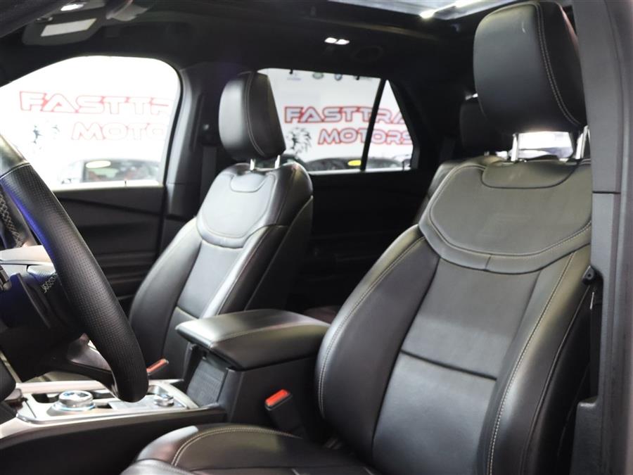 2020 Ford Explorer ST photo
