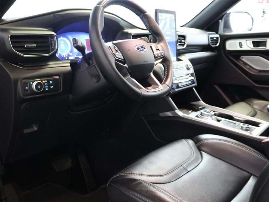 2020 Ford Explorer ST photo