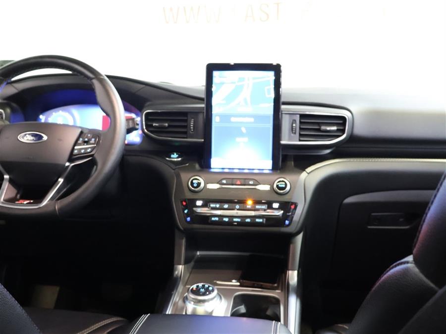 2020 Ford Explorer ST photo