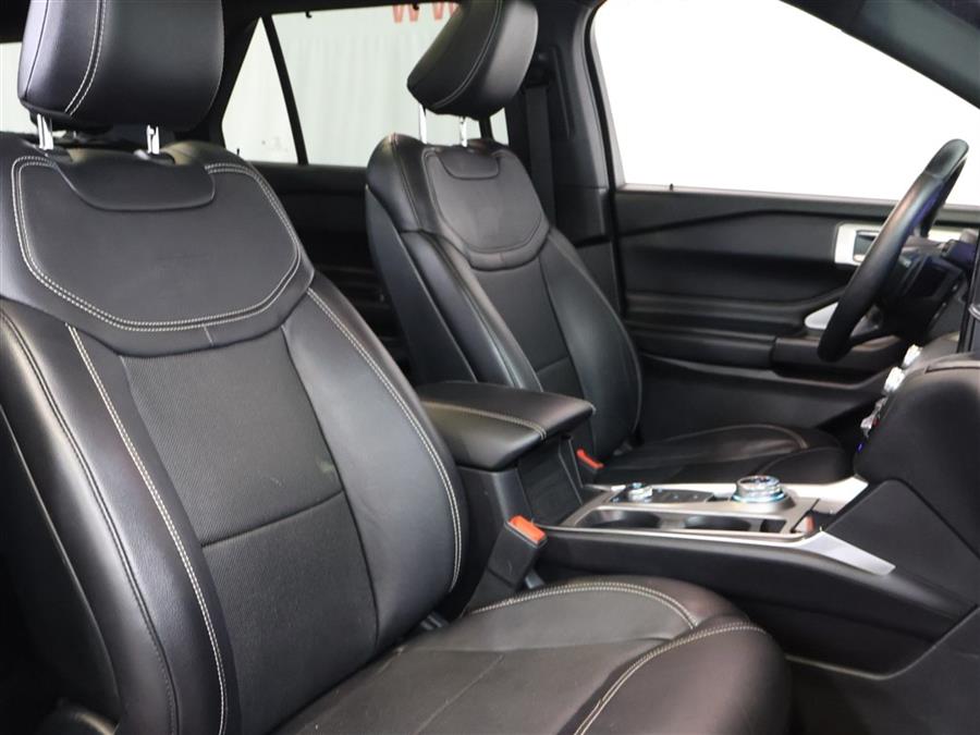 2020 Ford Explorer ST photo