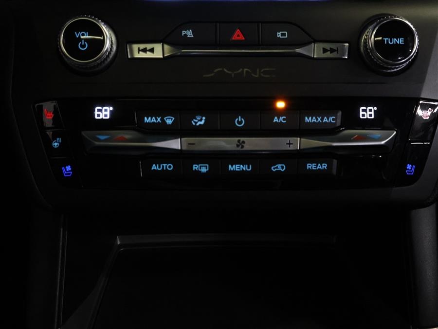 2020 Ford Explorer ST photo
