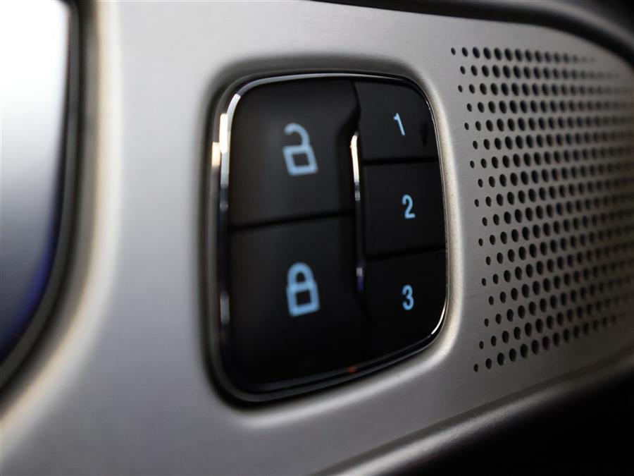 2020 Ford Explorer ST photo