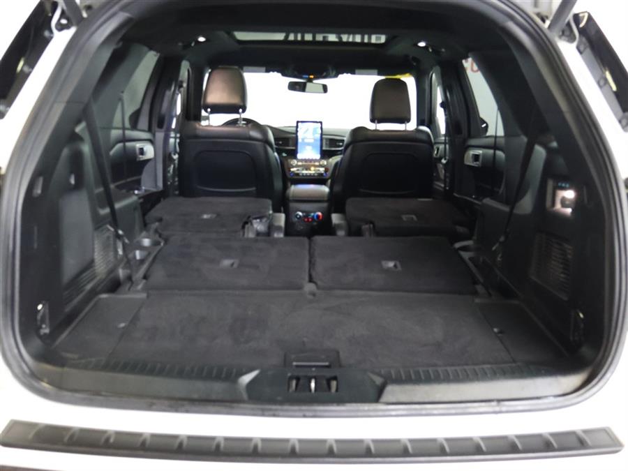 2020 Ford Explorer ST photo