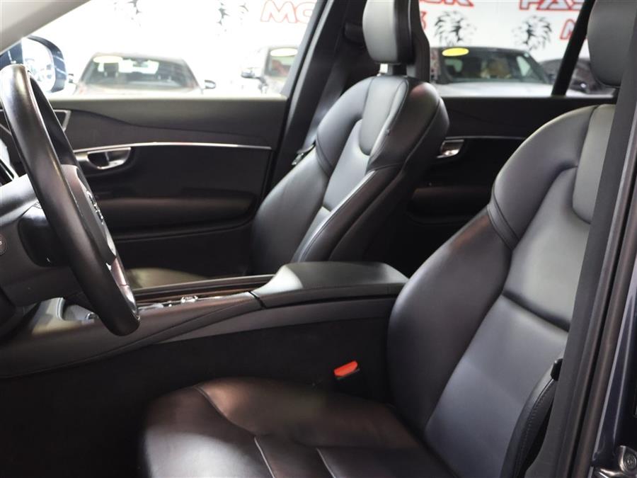 2020 Volvo XC90 T5 MOMENTUM photo