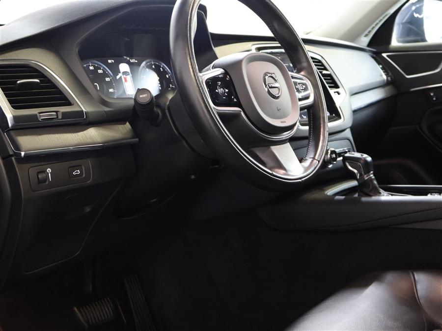 2020 Volvo XC90 T5 MOMENTUM photo