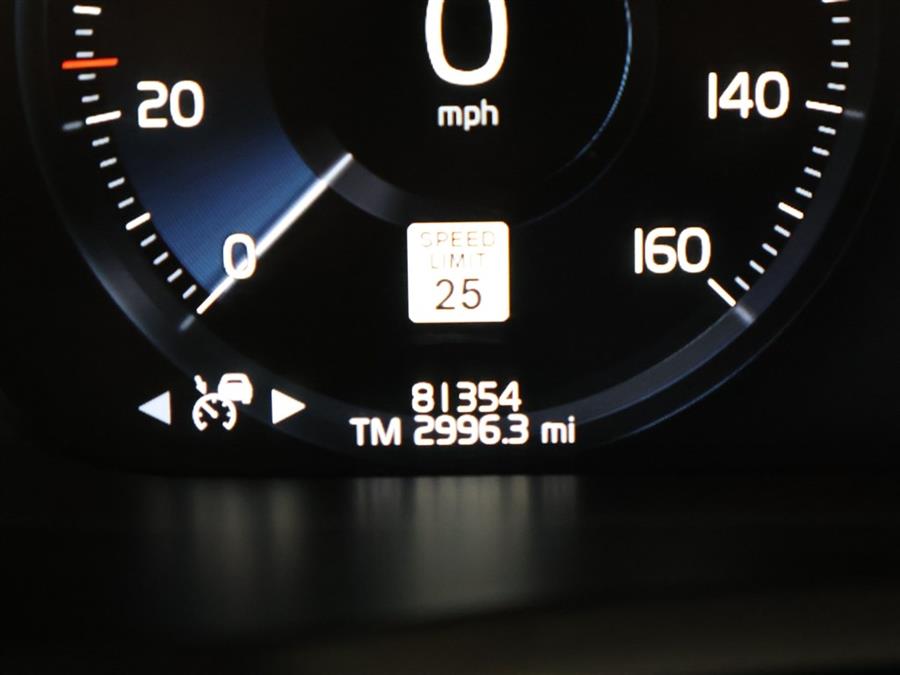 2020 Volvo XC90 T5 MOMENTUM photo