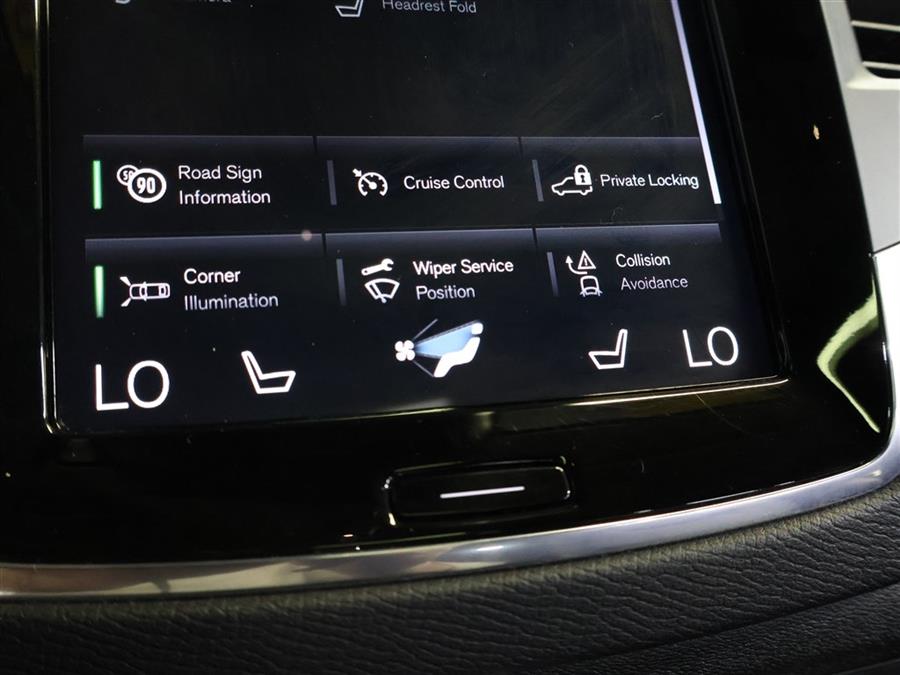 2020 Volvo XC90 T5 MOMENTUM photo