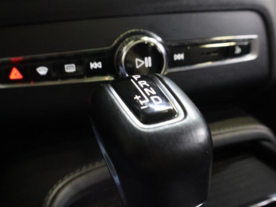2020 Volvo XC90 T5 MOMENTUM photo