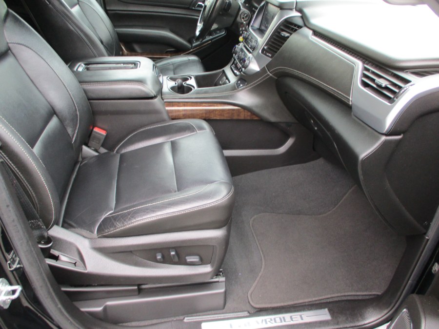 2019 Chevrolet Suburban 4WD 4dr 1500 LT photo