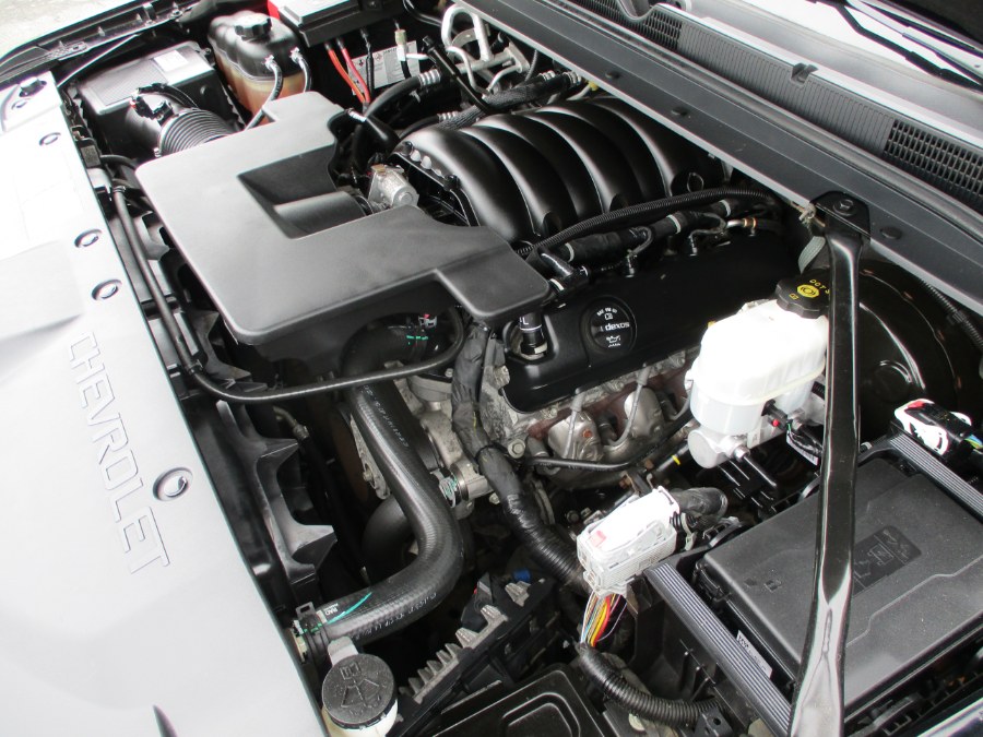 2019 Chevrolet Suburban 4WD 4dr 1500 LT photo