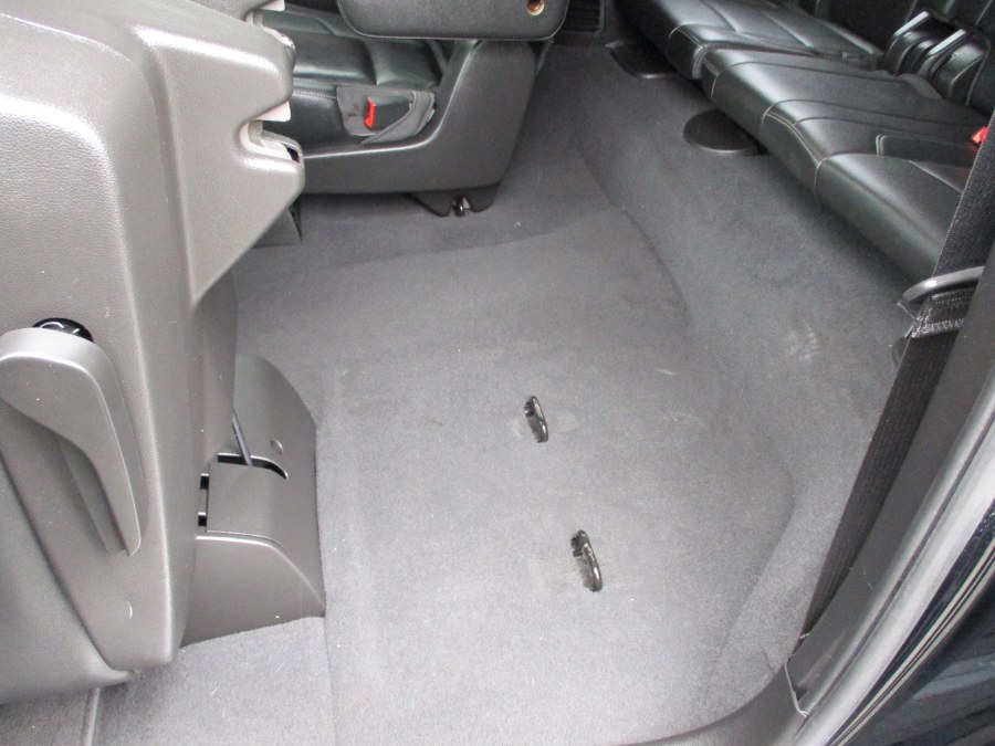 2019 Chevrolet Suburban 4WD 4dr 1500 LT photo