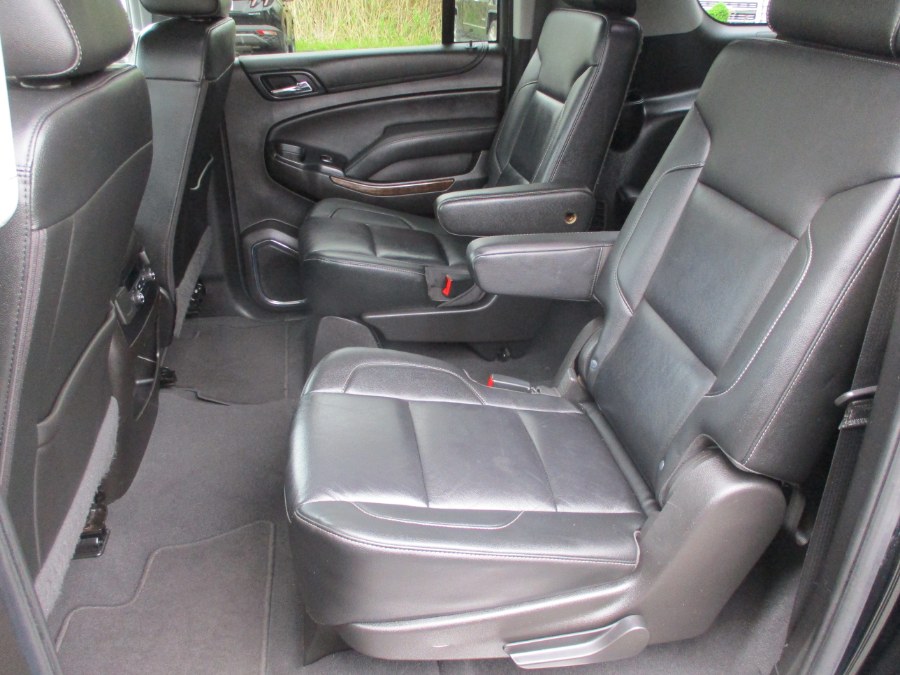 2019 Chevrolet Suburban 4WD 4dr 1500 LT photo