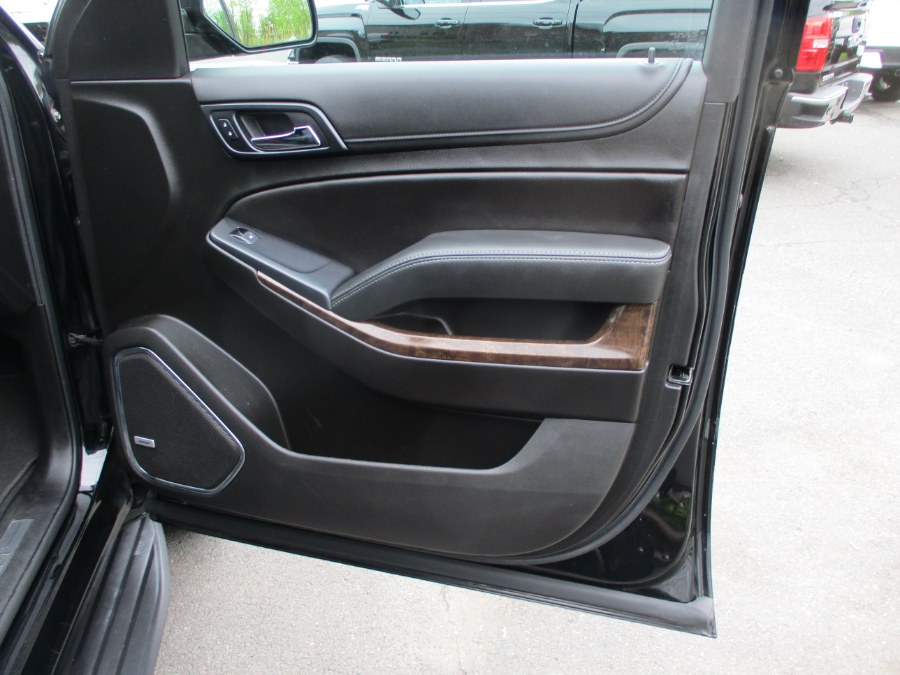2019 Chevrolet Suburban 4WD 4dr 1500 LT photo