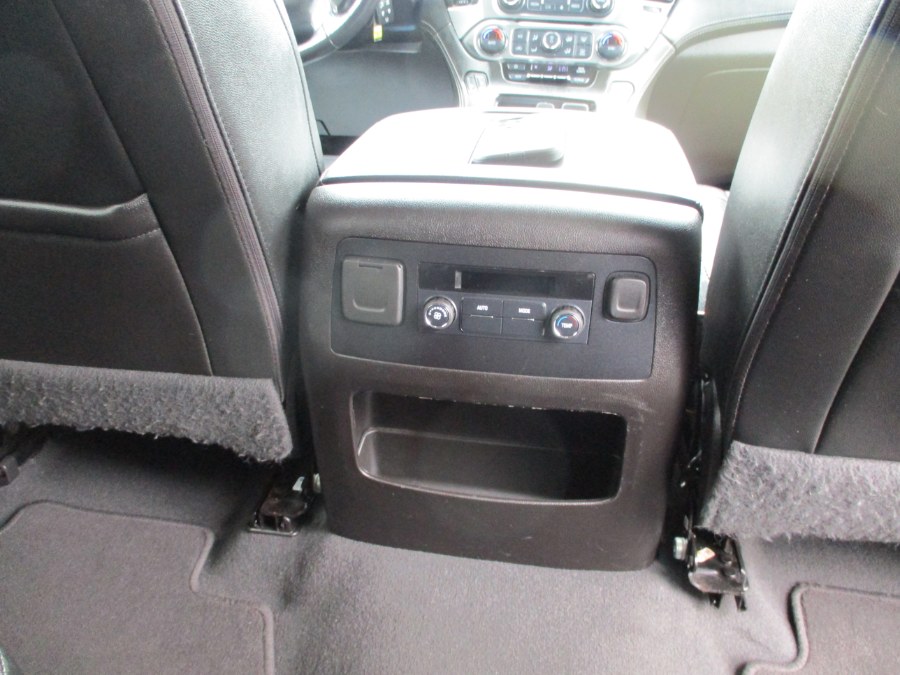 2019 Chevrolet Suburban 4WD 4dr 1500 LT photo