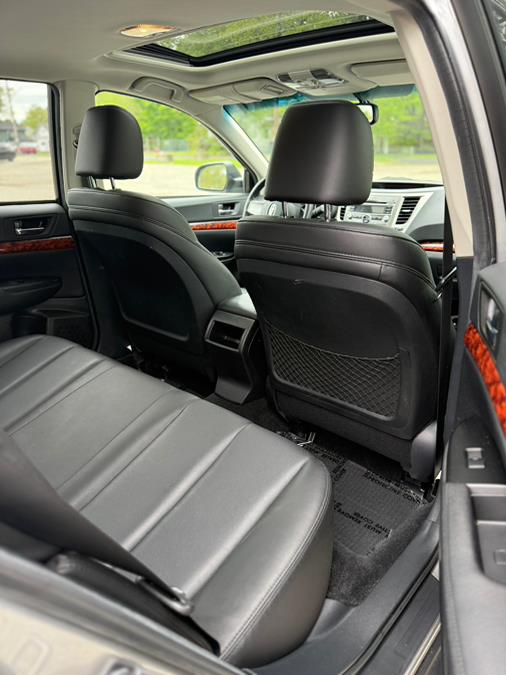 2011 Subaru Outback 3.6R Limited photo