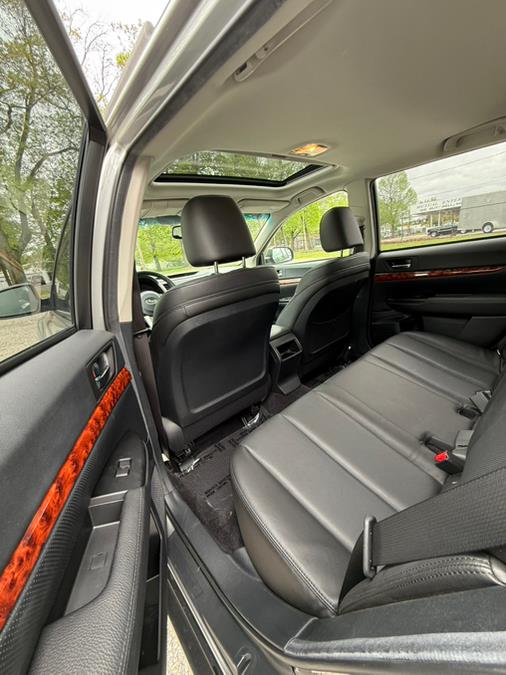 2011 Subaru Outback 3.6R Limited photo