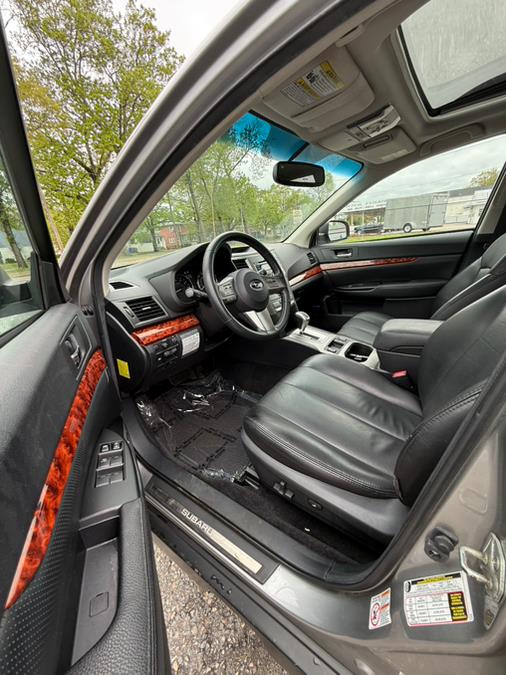 2011 Subaru Outback 3.6R Limited photo
