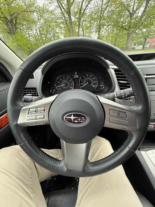 2011 Subaru Outback 3.6R Limited photo