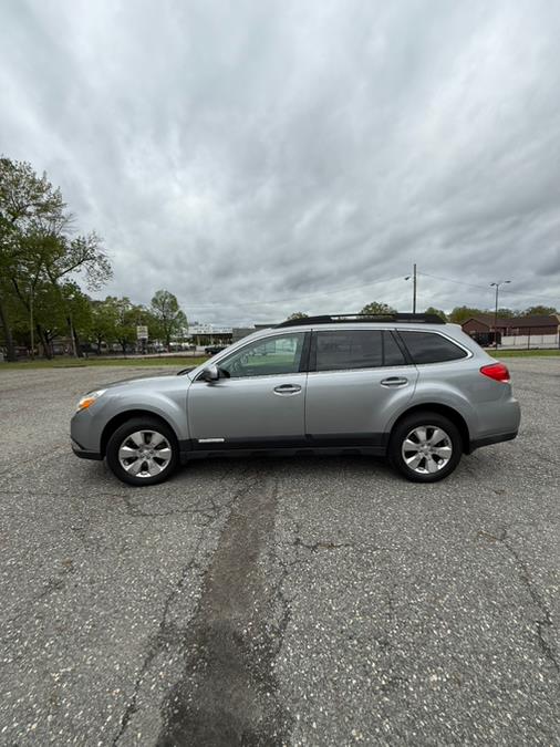 2011 Subaru Outback 3.6R Limited photo