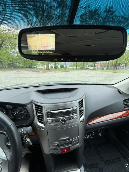 2011 Subaru Outback 3.6R Limited photo