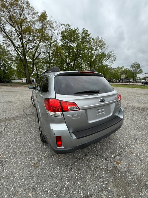 2011 Subaru Outback 3.6R Limited photo