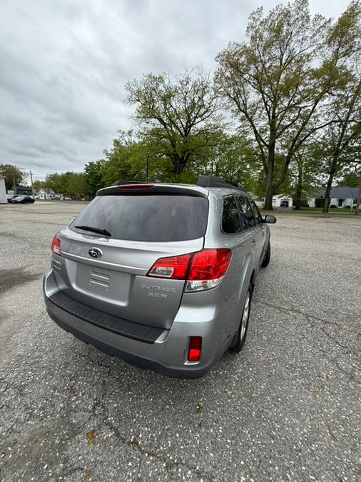 2011 Subaru Outback 3.6R Limited photo