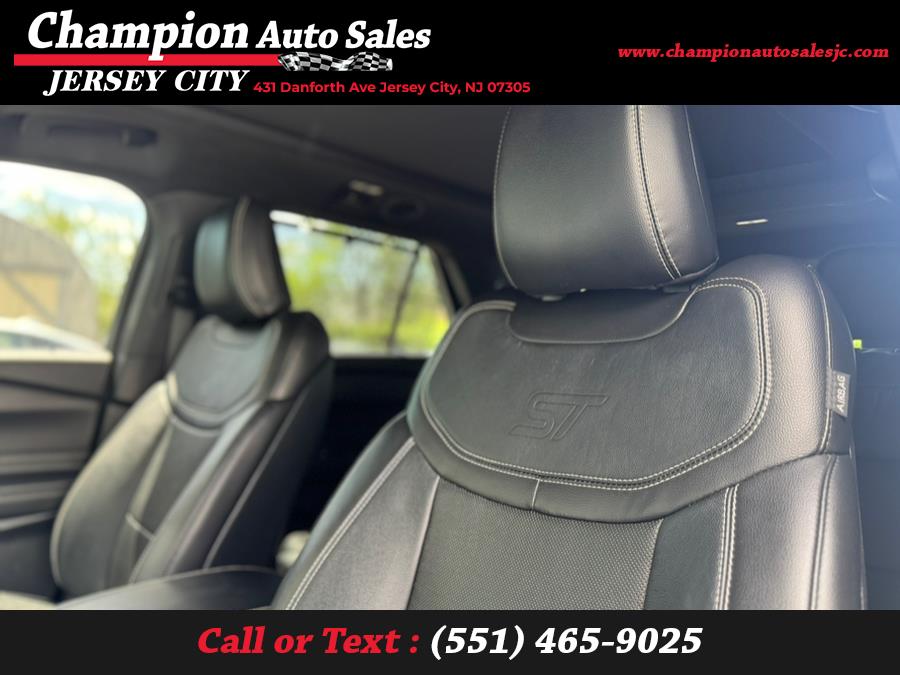 2020 Ford Explorer ST 4WD photo