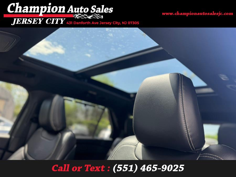 2020 Ford Explorer ST 4WD photo