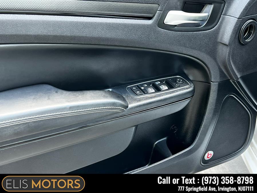 2015 Chrysler 300 4dr Sdn 300S AWD photo