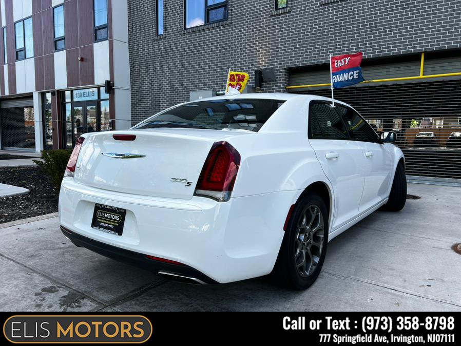 2015 Chrysler 300 4dr Sdn 300S AWD photo