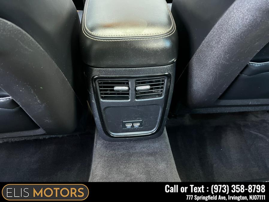 2015 Chrysler 300 4dr Sdn 300S AWD photo