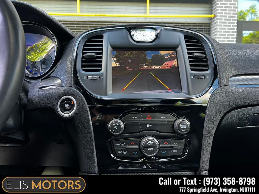 2015 Chrysler 300 4dr Sdn 300S AWD photo