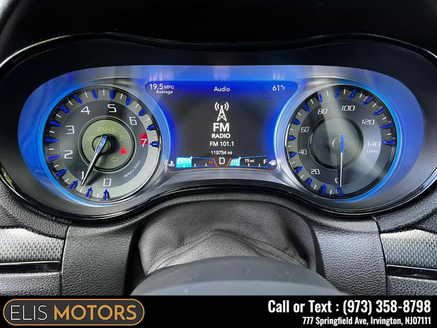 2015 Chrysler 300 4dr Sdn 300S AWD photo