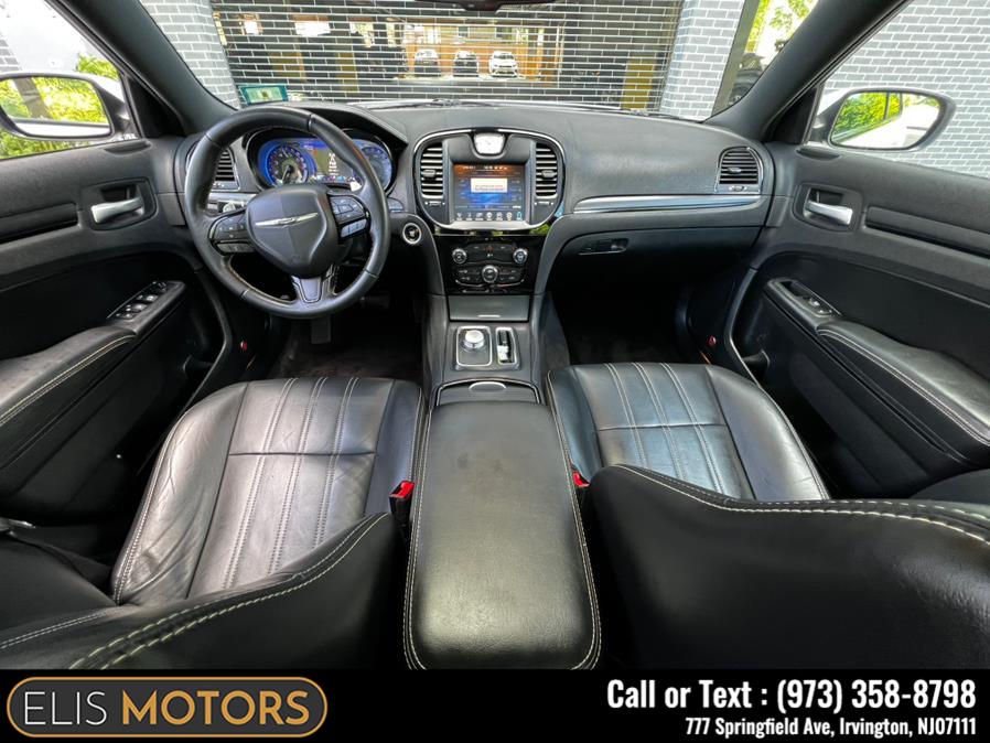 2015 Chrysler 300 4dr Sdn 300S AWD photo