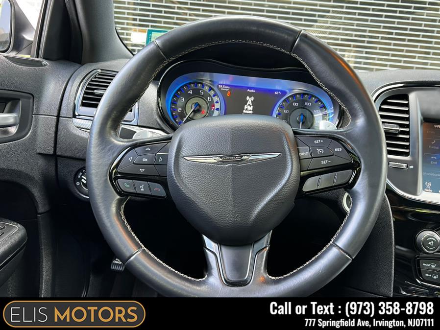 2015 Chrysler 300 4dr Sdn 300S AWD photo
