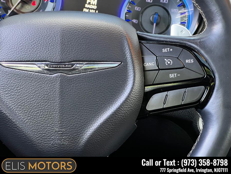 2015 Chrysler 300 4dr Sdn 300S AWD photo