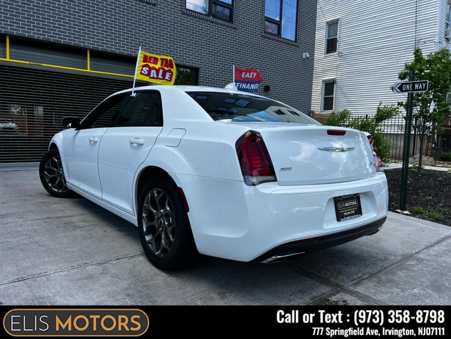2015 Chrysler 300 4dr Sdn 300S AWD photo