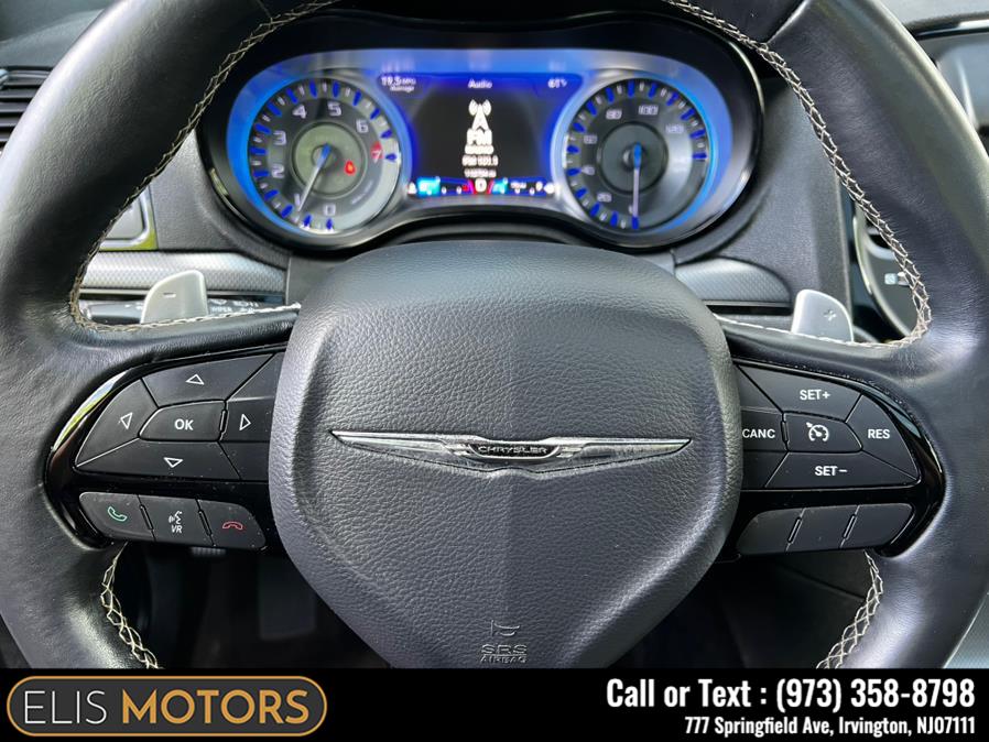 2015 Chrysler 300 4dr Sdn 300S AWD photo