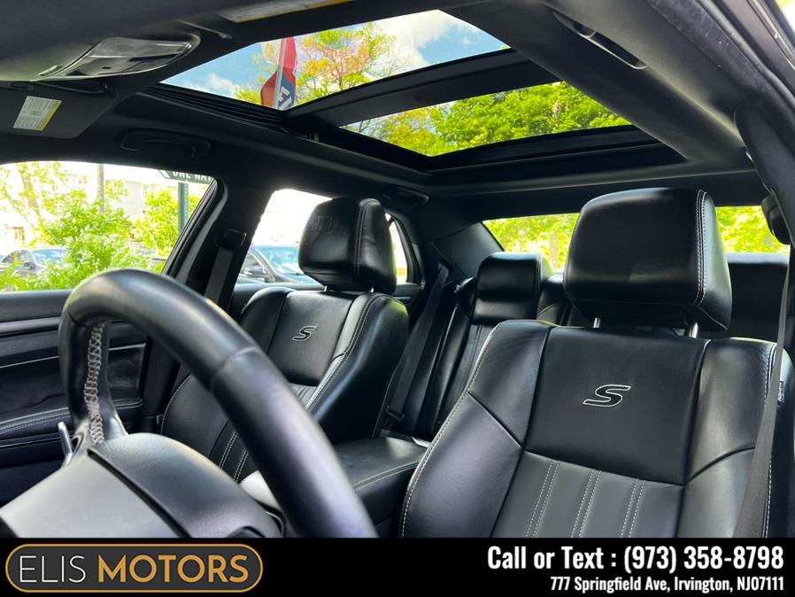 2015 Chrysler 300 4dr Sdn 300S AWD photo