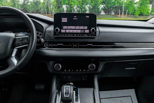 2023 Subaru Outlander ES photo