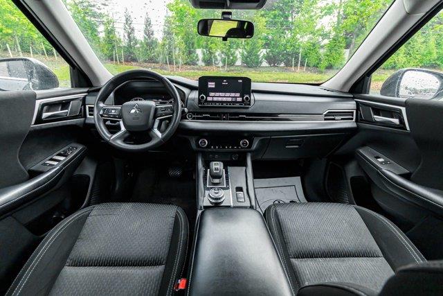 2023 Subaru Outlander ES photo