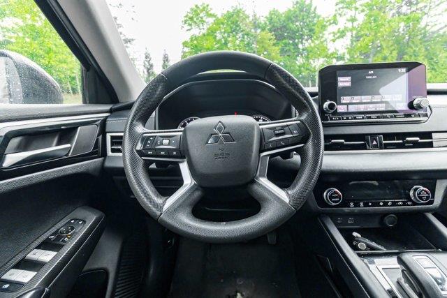 2023 Subaru Outlander ES photo
