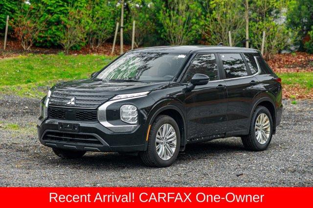 2023 Subaru Outlander ES photo