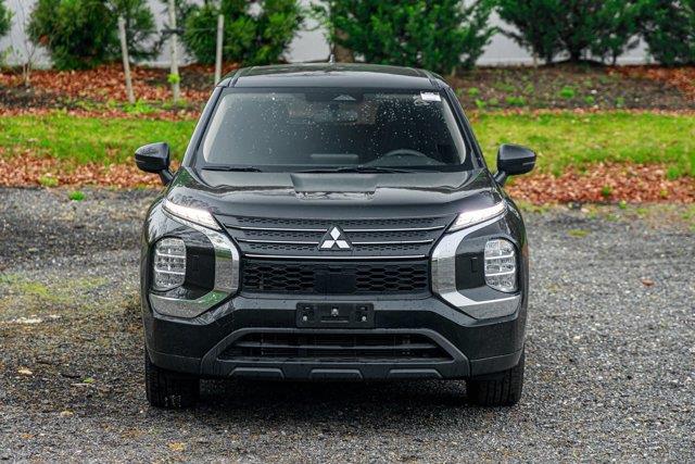 2023 Subaru Outlander ES photo