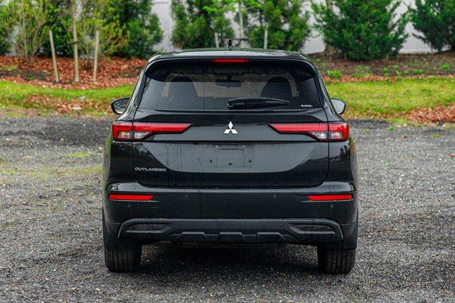 2023 Subaru Outlander ES photo