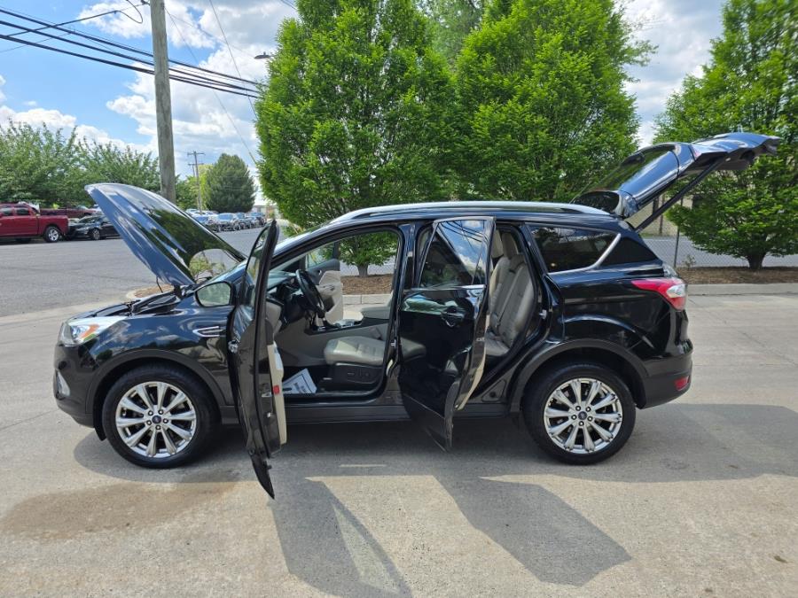 2017 Ford Escape Titanium 4WD photo