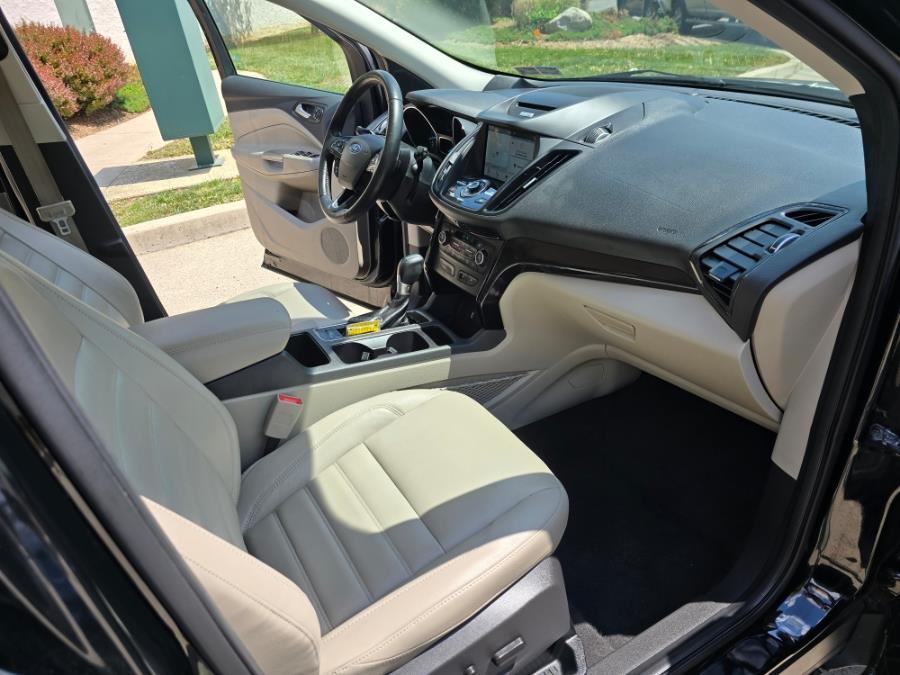 2017 Ford Escape Titanium 4WD photo